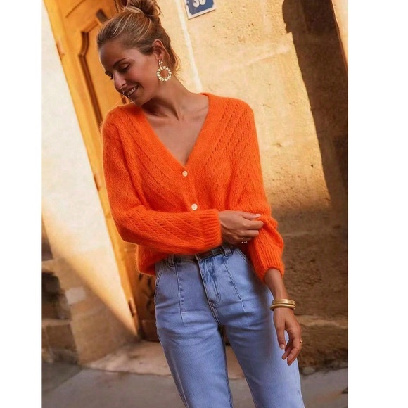 V-Cut Buttoned Down Orange Knit Cardigan Textured, Long Sleeve - Picture 2 of 6